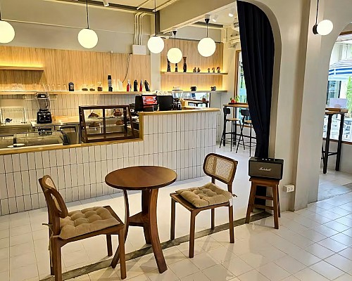 Kham Cafe and Bar