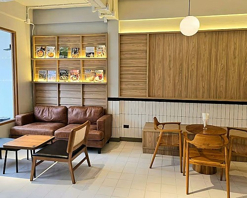 Kham Cafe and Bar