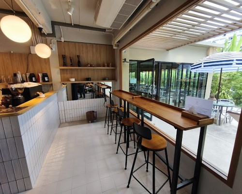 Kham Cafe and Bar
